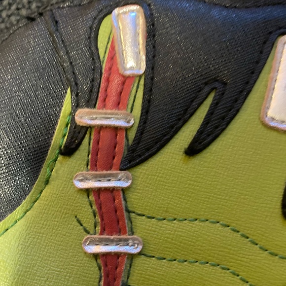 Frankenstein Crossbody purse by Love, pain & stitches. Used but good condition - Picture 7 of 7